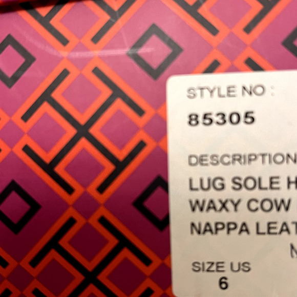 TORY BURCH LUG SOLE HIKER ANKLE BOOT WAXY COW LEATHER / NAPPA SIZE 6 NWB - Picture 10 of 11